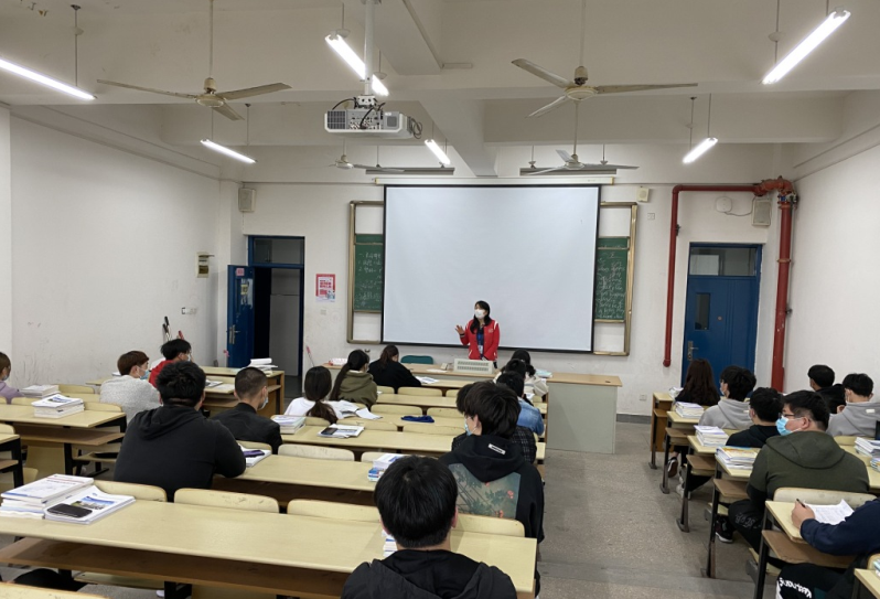 疫情防控不懈怠 应急演练筑防线——记船舶工程学院开展新学期第一堂班会课