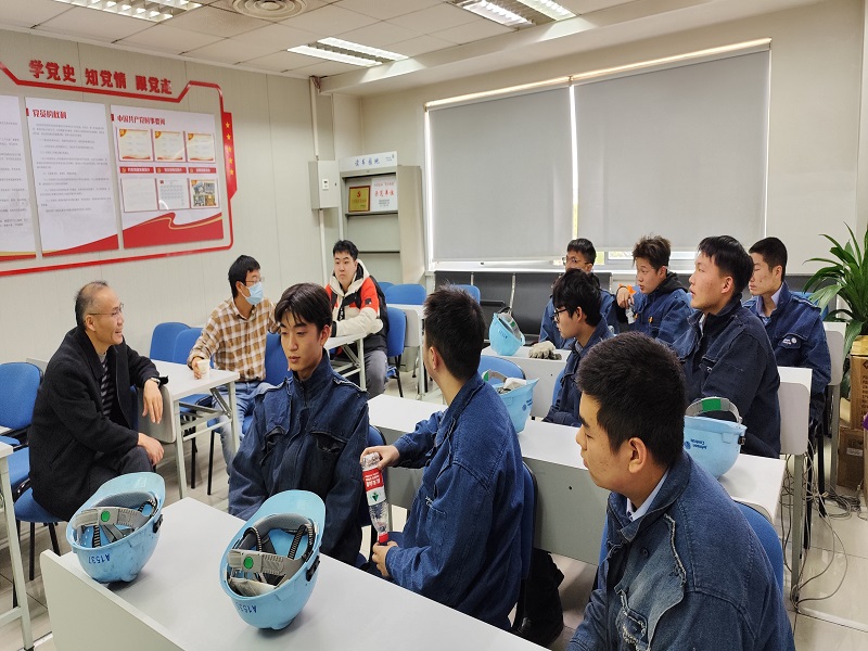 学院领导赴约克公司看望岗位实习学生