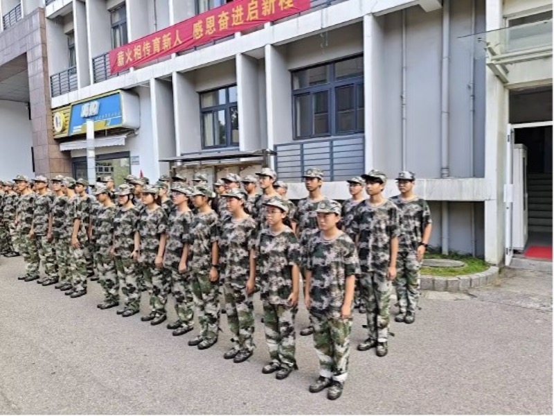 迷彩淬意志  船舶启新程