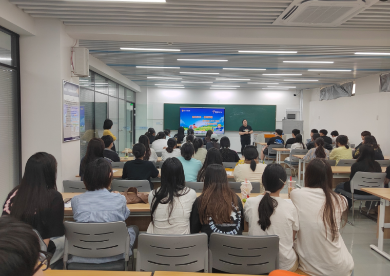 智启未来 易购新程 ——苏宁易购校园人才战略宣讲会在我校成功举办