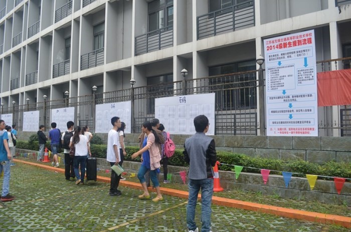 1490255649193076928.jpg 44.jpg