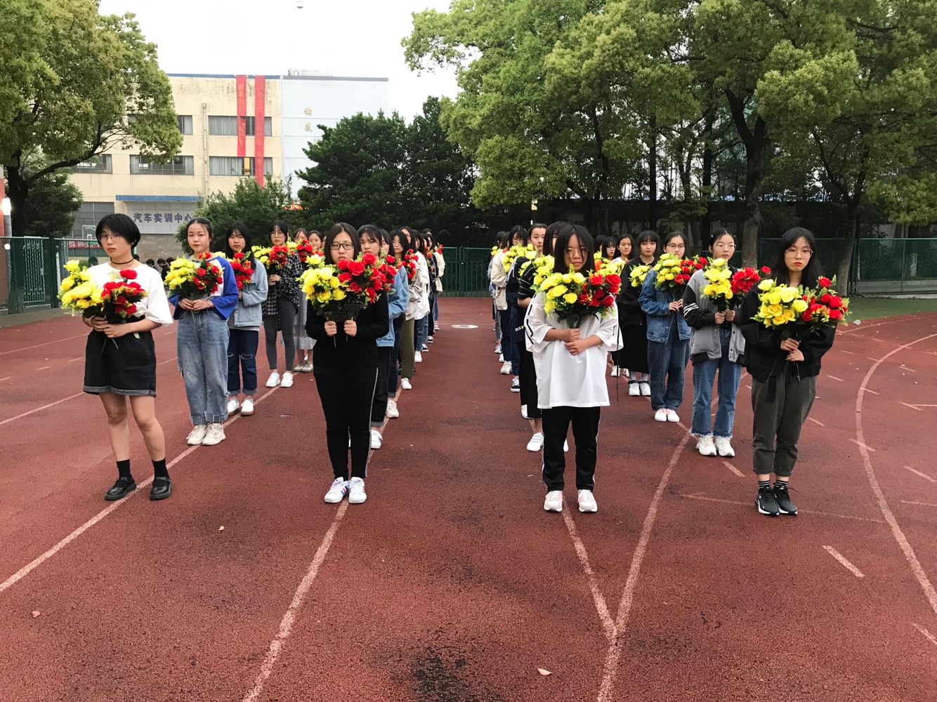 1556149474970098999.png 鲜花方阵.png